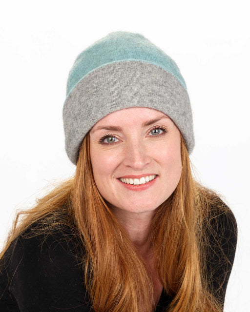 NX740 Reversible beanie hat in possum merino