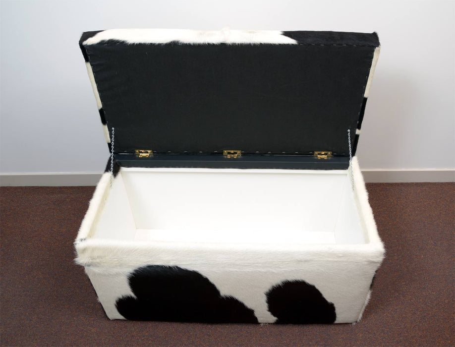 Storage furniture for bedroom - ottoman storage